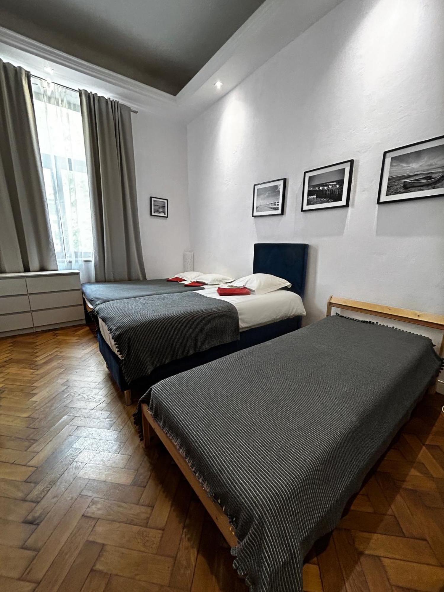 Harmony Aparthotel Cracovie Extérieur photo