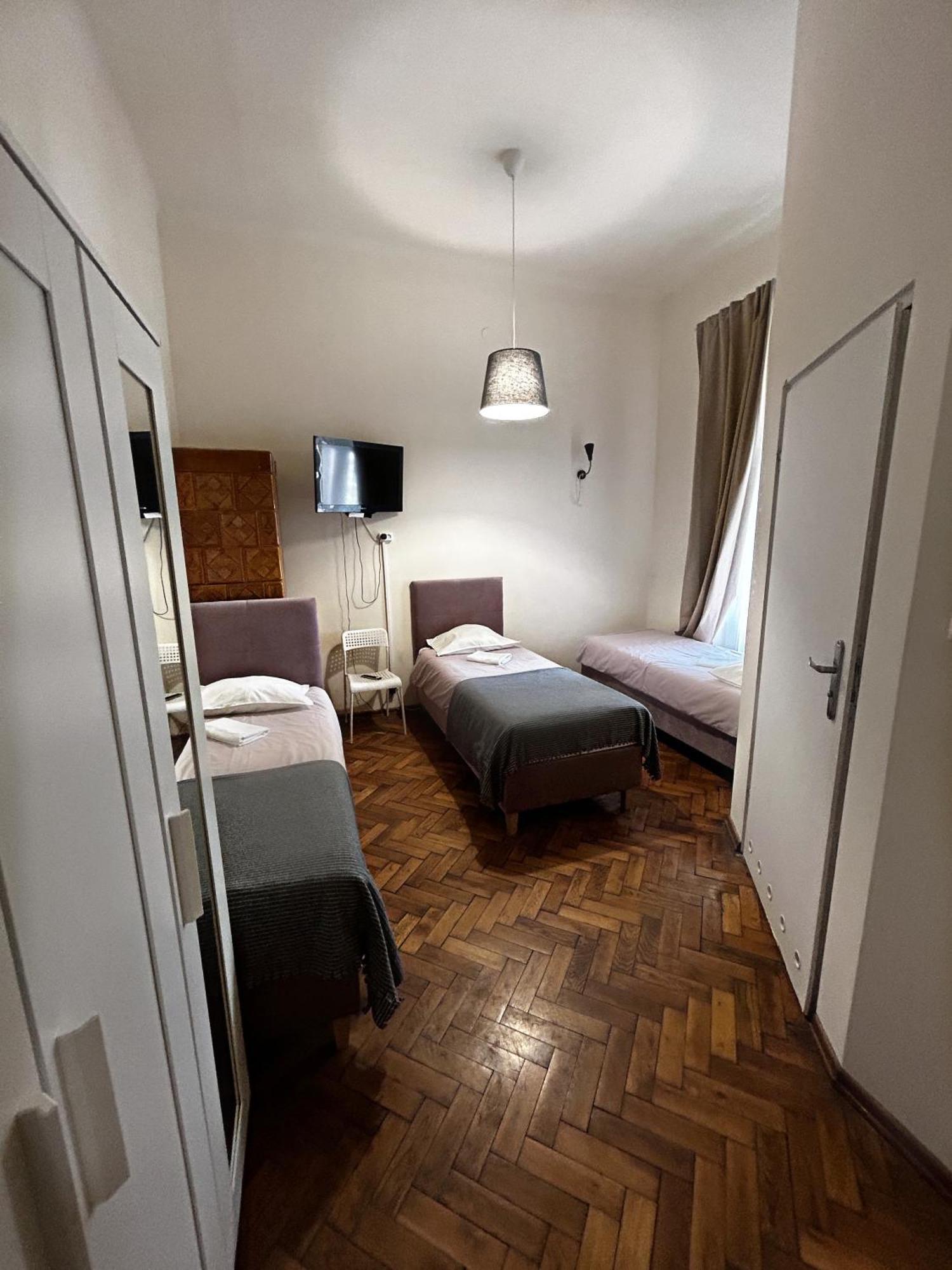 Harmony Aparthotel Cracovie Extérieur photo